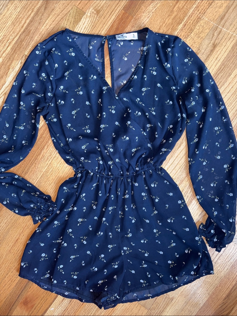 Hollister small Navy Floral Long-Sleeve Romper
